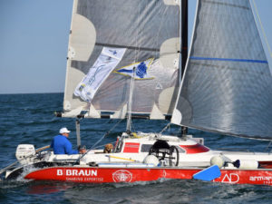 barca a vela guidata da disabile in carrozzina