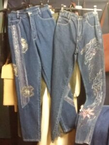 jeans ricamati tg 42 vintage vita alta