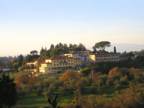 Villa il Sorriso vista da lontano