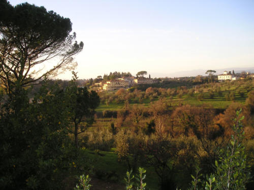 Villa il Sorriso vista da lontano